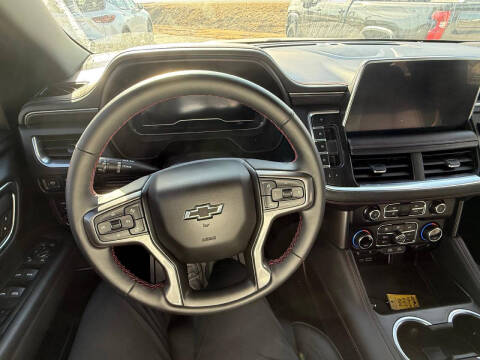 2023 Chevrolet Suburban RST