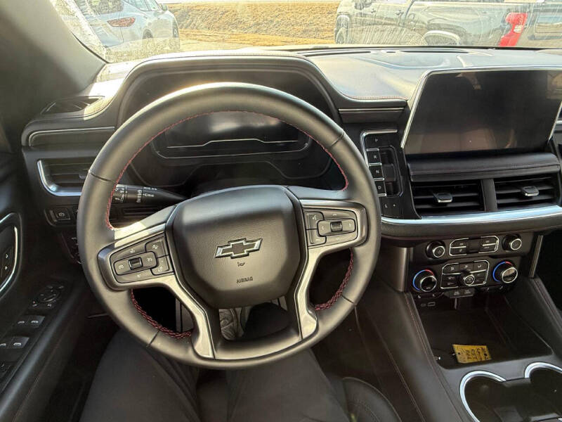 2023 Chevrolet Suburban RST