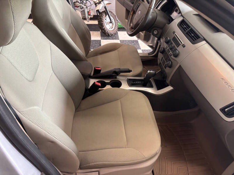 2008 Ford Focus SES