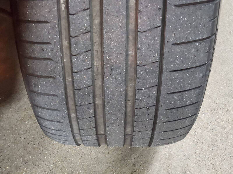 2023 Aston Martin DBX