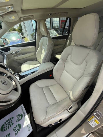 2018 Volvo XC90 T6 Momentum