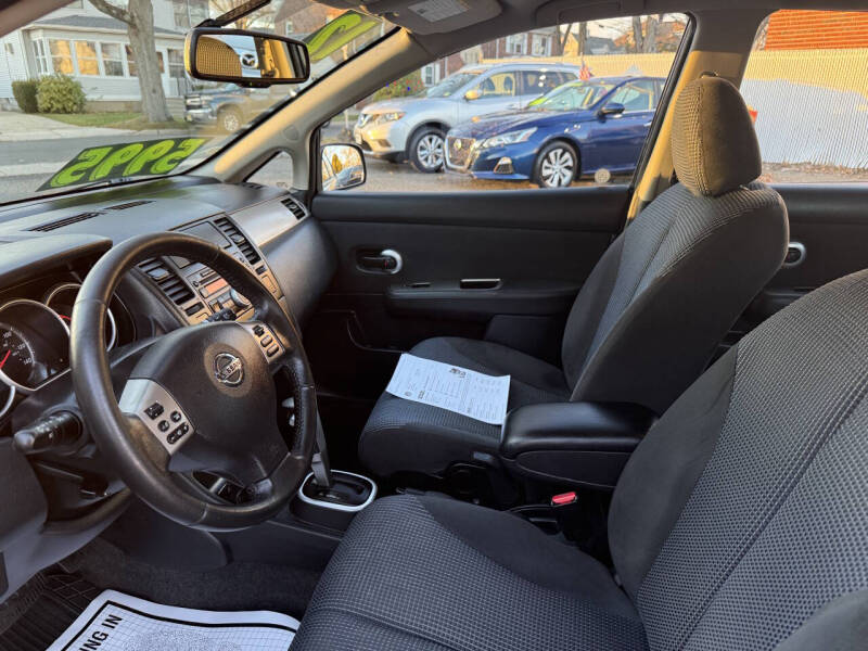 2012 Nissan Versa 1.8 SL