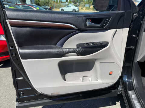 2016 Toyota Highlander