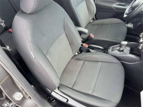 2025 Nissan Kicks Play S