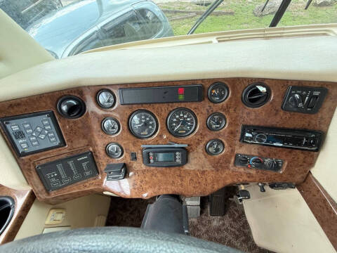 2005 Freightliner XCS Chassis