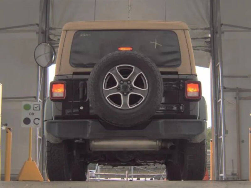 2020 Jeep Wrangler Black and Tan