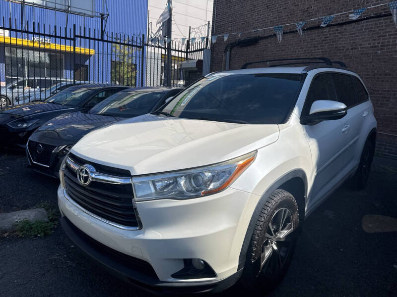 2016 Toyota Highlander XLE's photo