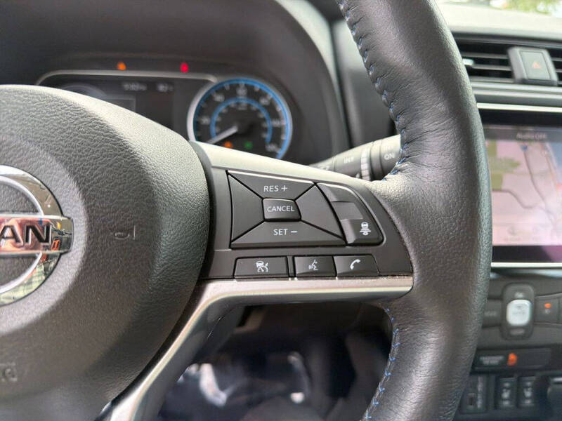 2022 Nissan LEAF SV