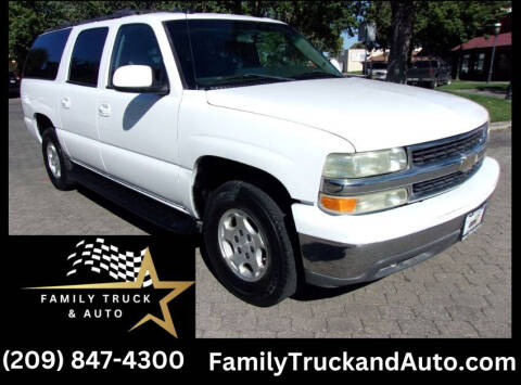 2004 Chevrolet Suburban for sale at Family Truck and Auto in Oakdale CA