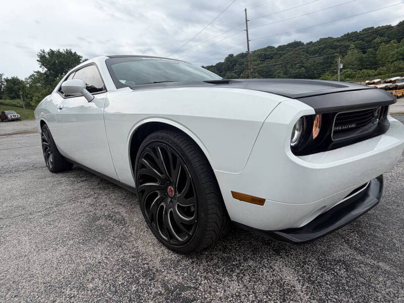 2017 Dodge Challenger SXT Plus