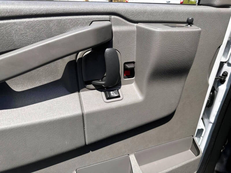 2024 GMC Savana 2500