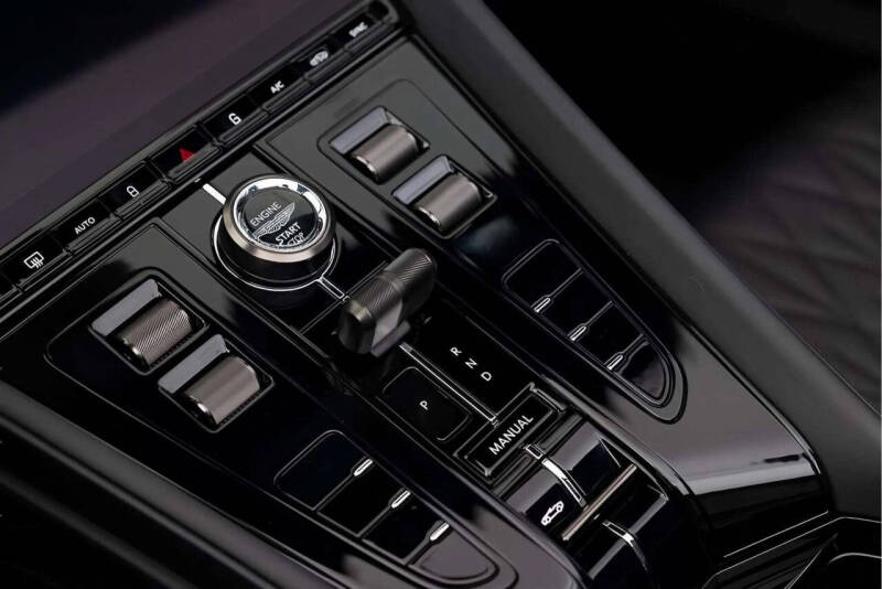 2025 Aston Martin DB12 Volante