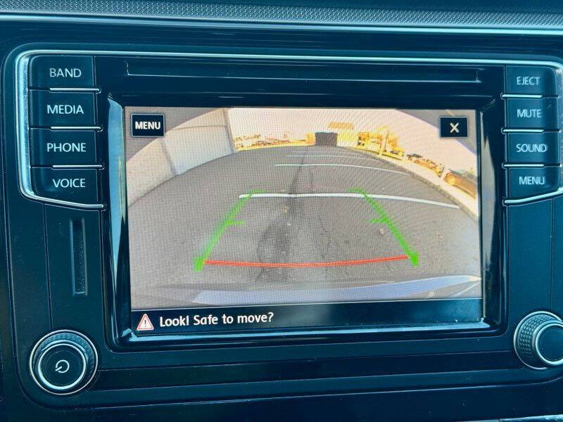 2017 Volkswagen Passat 1.8T R-Line