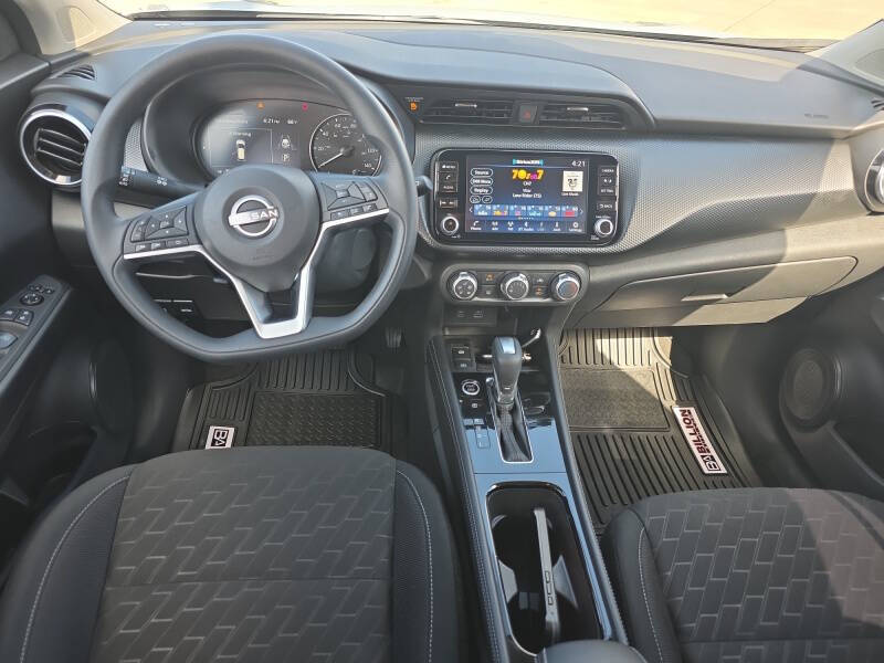 2023 Nissan Kicks SV