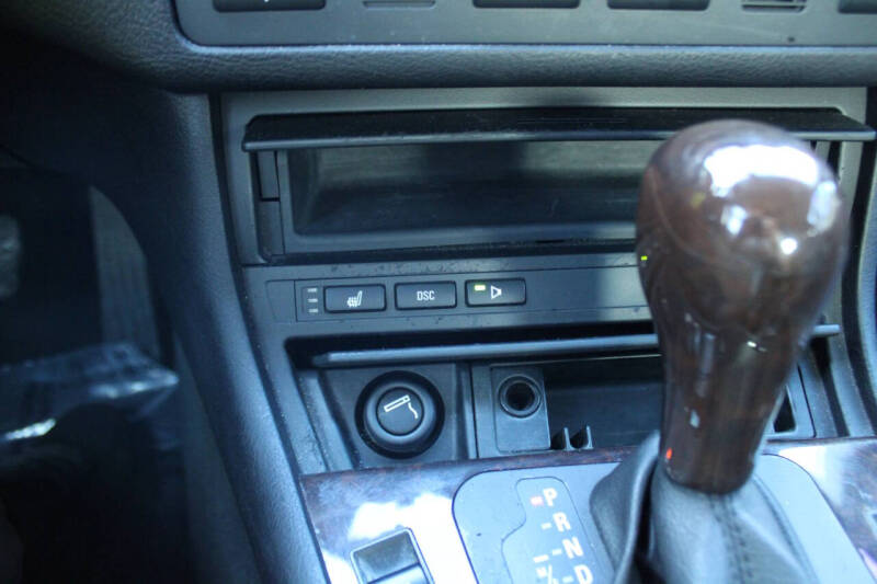 2003 BMW 3 Series 325i