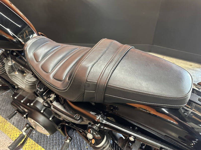 2016 Harley-Davidson XL1200CX - Roadster™