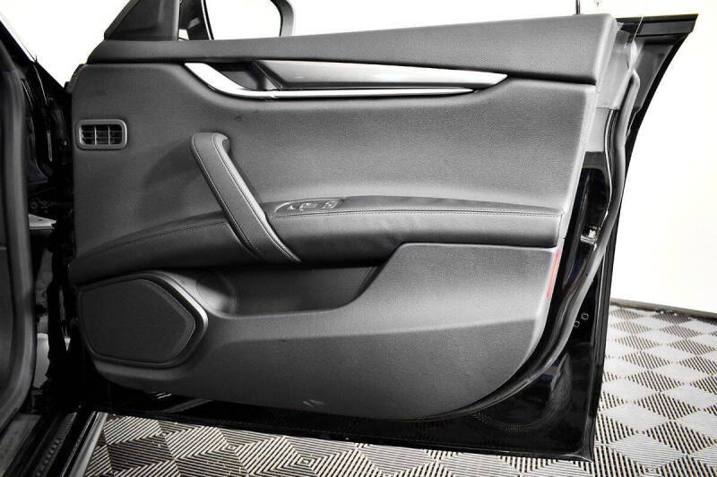 2017 Maserati Ghibli