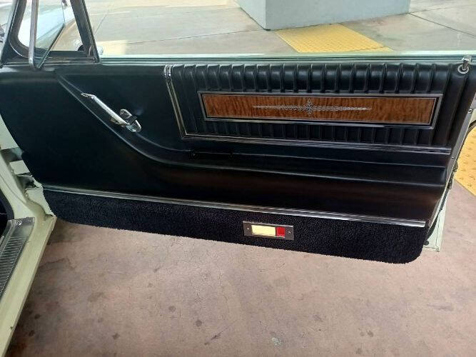 1966 Ford Thunderbird