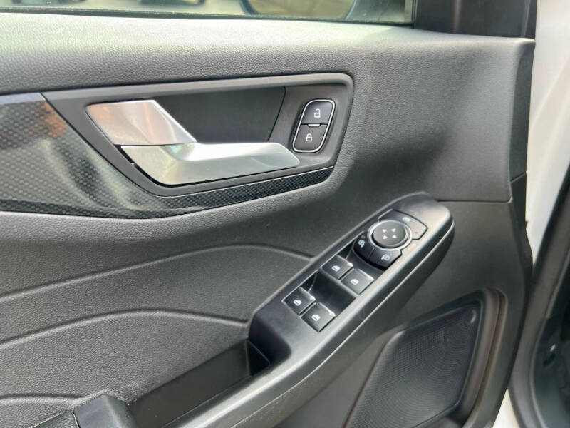 2024 Ford Escape Hybrid ST-Line