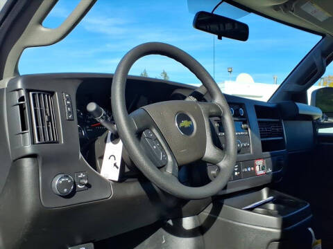 2025 Chevrolet Express 2500