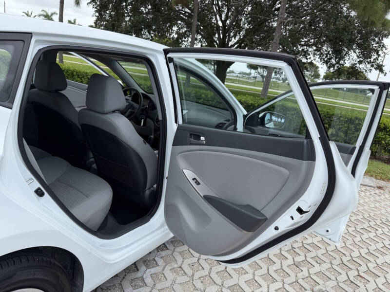 2015 Hyundai Accent GS