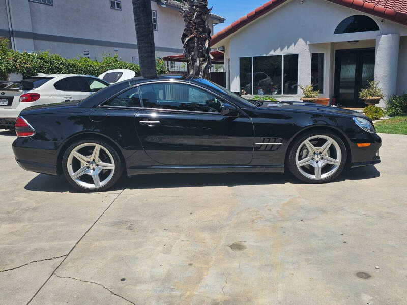 Used 2009 Mercedes-Benz SL-Class SL550 with VIN WDBSK71F09F149323 for sale in Woodland Hills, CA