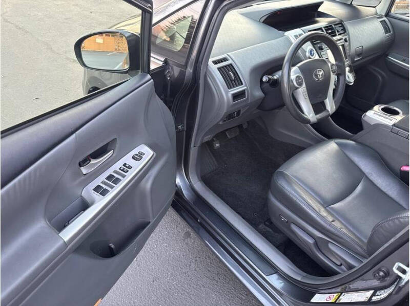 2012 Toyota Prius v