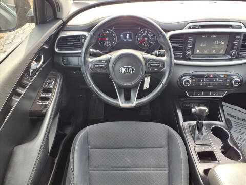 2017 Kia Sorento LX