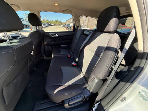 2017 Nissan Pathfinder SV