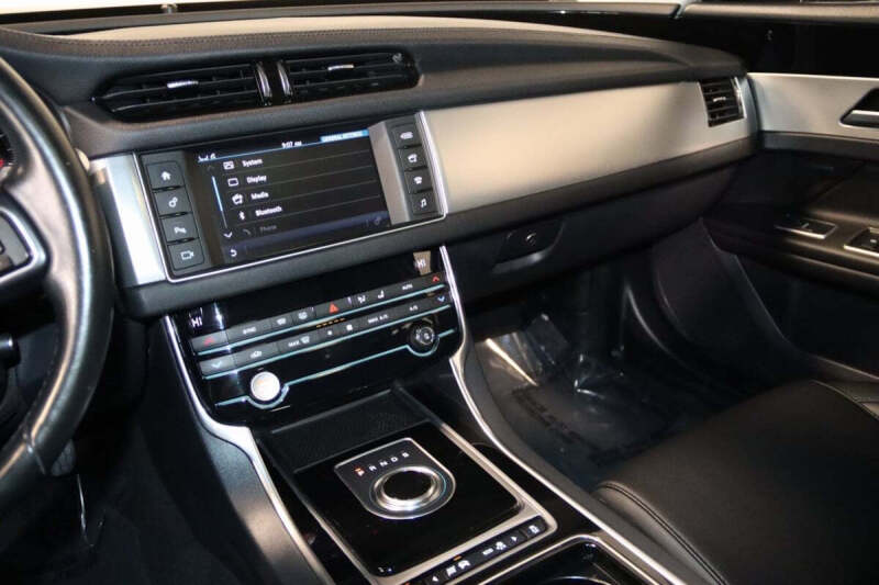 2017 Jaguar XF 35t Premium