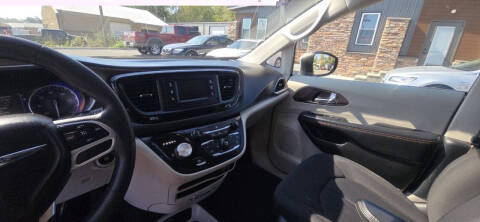 2017 Chrysler Pacifica LX