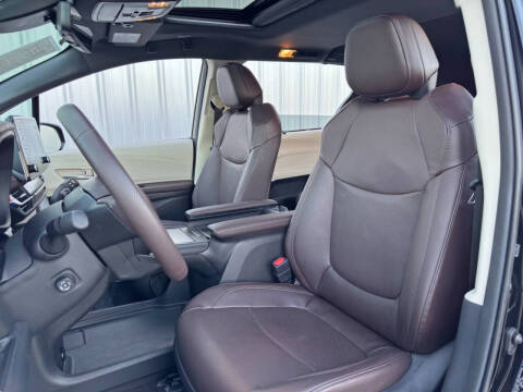 2024 Toyota Sienna Platinum 7-Passenger