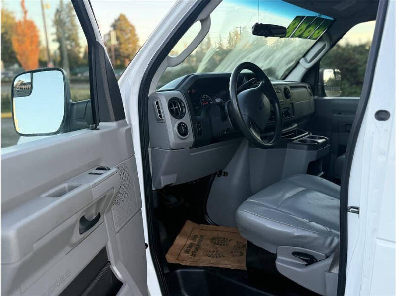 2014 Ford E-Series E-150