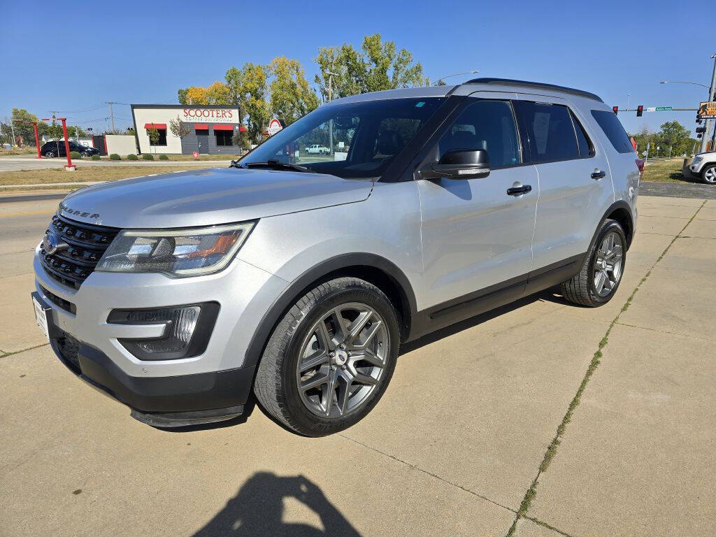 2016 Ford Explorer for sale at Bigfoot Auto in Hiawatha, IA