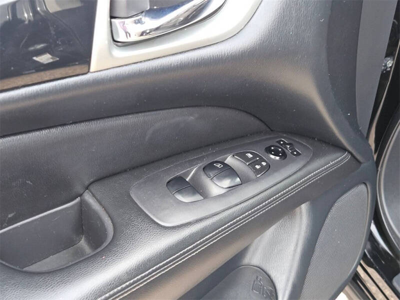 2020 Nissan Pathfinder S