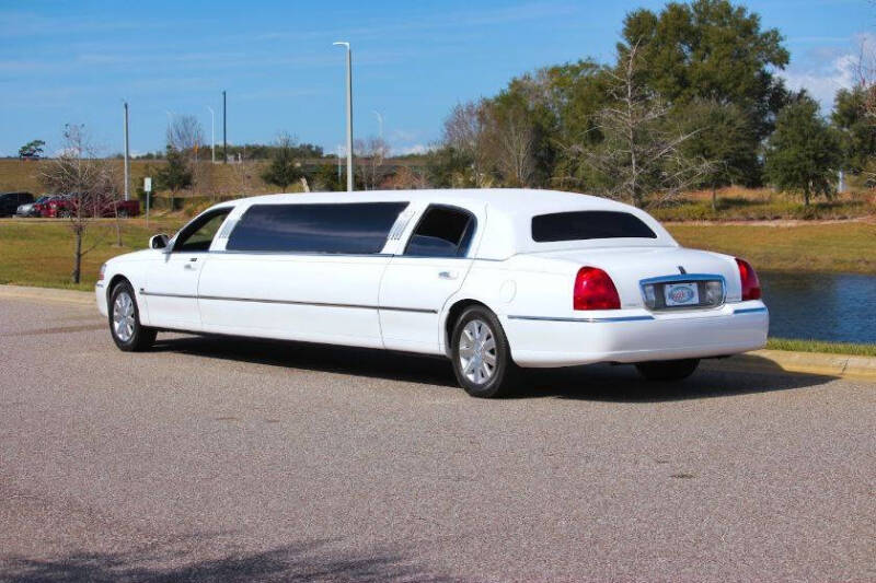 2004 Lincoln Town Car