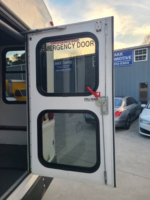 2016 Ford E-Series E-350 SD