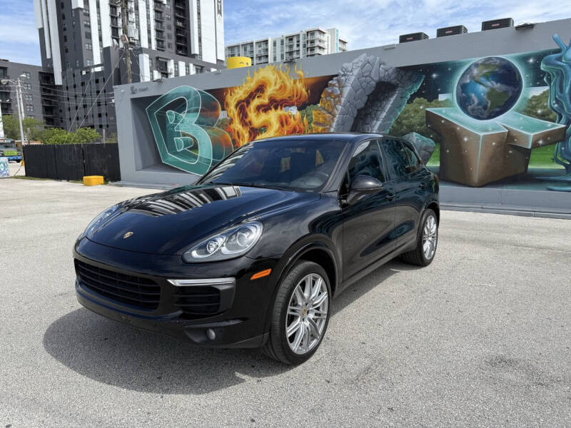 2018 Porsche Cayenne Platinum Edition's photo