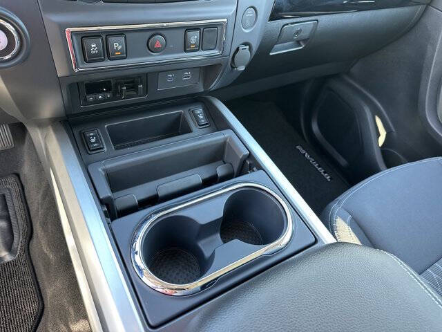 2024 Nissan Titan SV