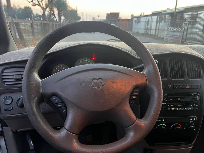 2003 Dodge Caravan SE