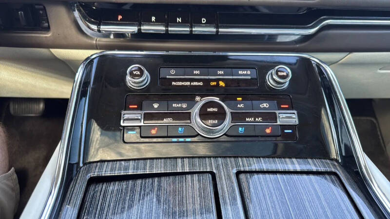 2018 Lincoln Navigator Black Label