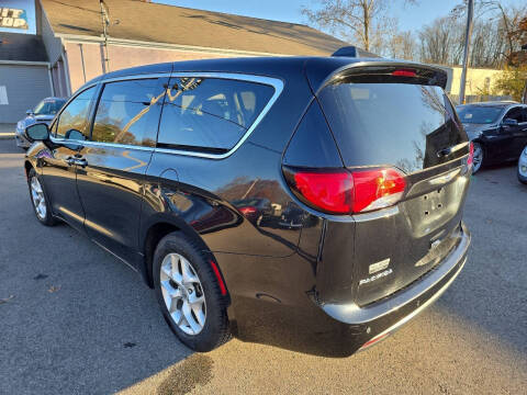 2018 Chrysler Pacifica Touring Plus