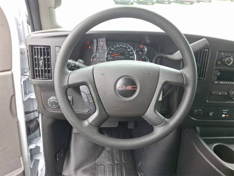 2025 GMC Savana 2500