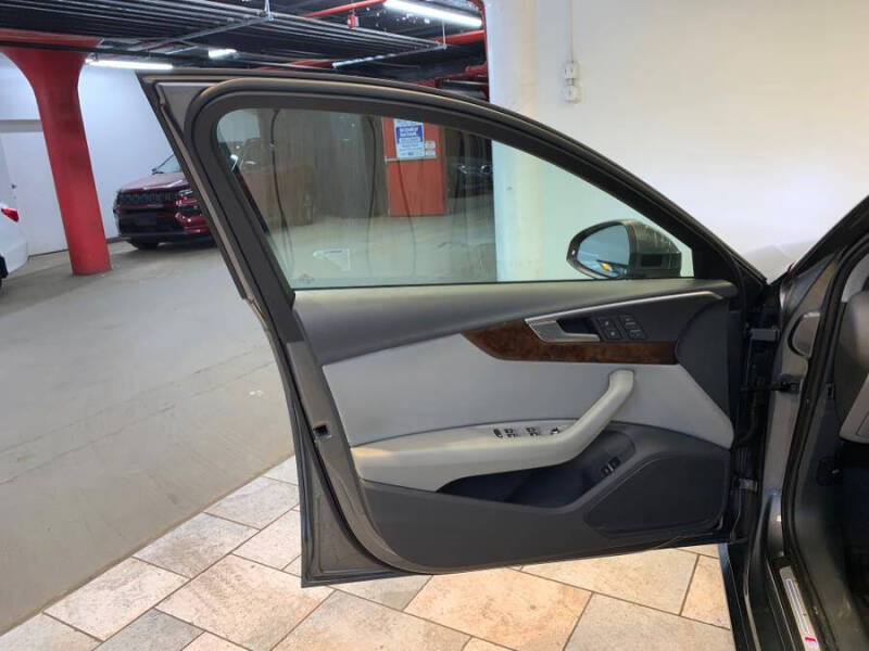 2019 Audi A4 quattro Premium 45 TFSI