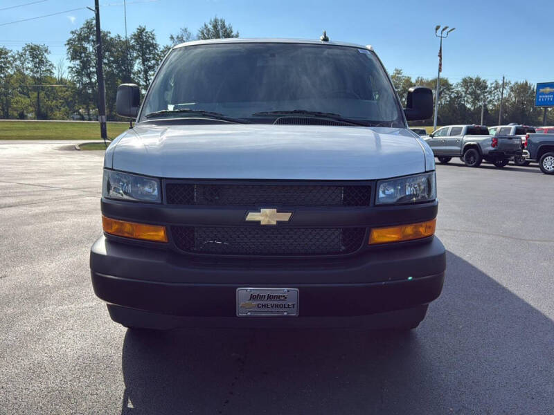 2025 Chevrolet Express 2500