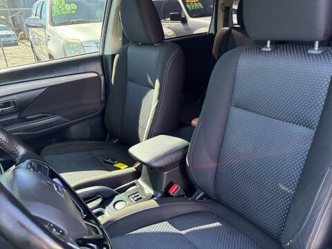 2017 Mitsubishi Outlander SE