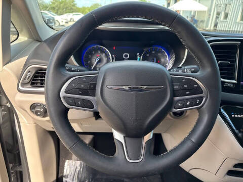 2024 Chrysler Pacifica Touring L