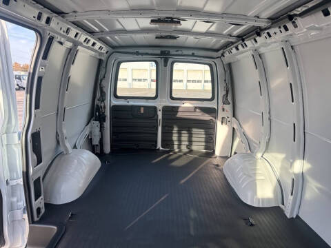 2025 Chevrolet Express 2500