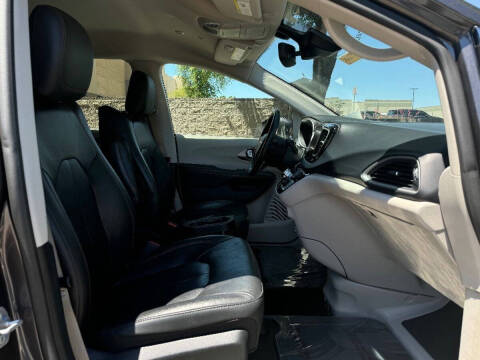 2020 Chrysler Pacifica Touring L Plus