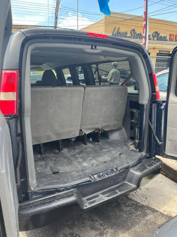 2010 GMC Savana Passenger